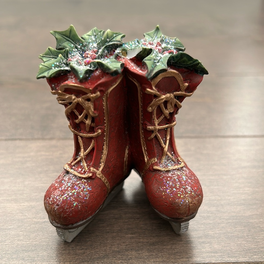 Christmas Ornament Ice Skating Holly Ice Skates Figure Skating Red Boots, Decor